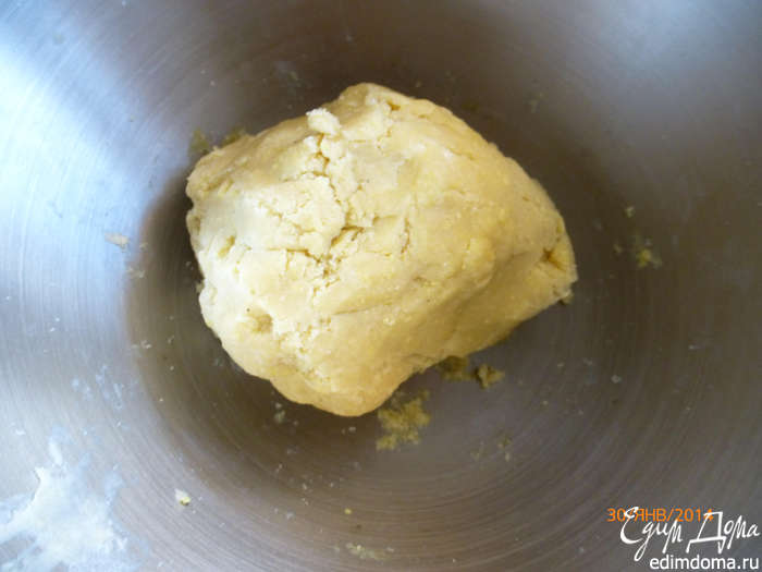 Киш с луком-пореем и сыром Камамбер