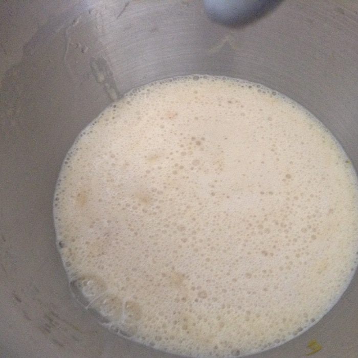 Белый хлеб на молочной сыворотке