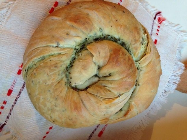 Слоеные пироги-рулеты с несладкими начинками