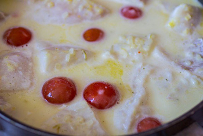 Треска в кокосовом молоке с лаймом и кинзой