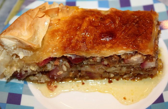 Яблочная пахлава с лавандовым сиропом