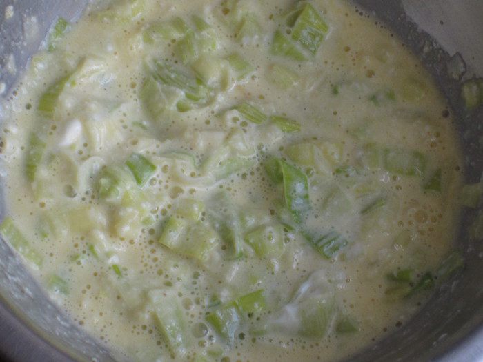 Фаготтини с лососем и луком пореем