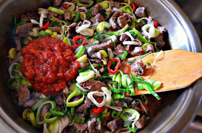 Мильфей с мясом, гречкой и овощами