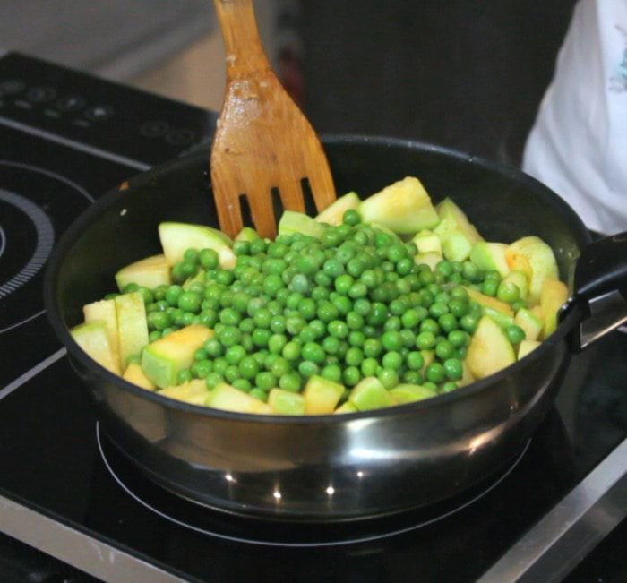 Креветки с кабачком и лимоном