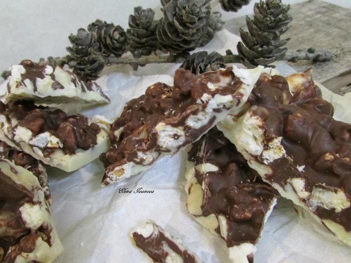 Шоколад с кешью и попкорном