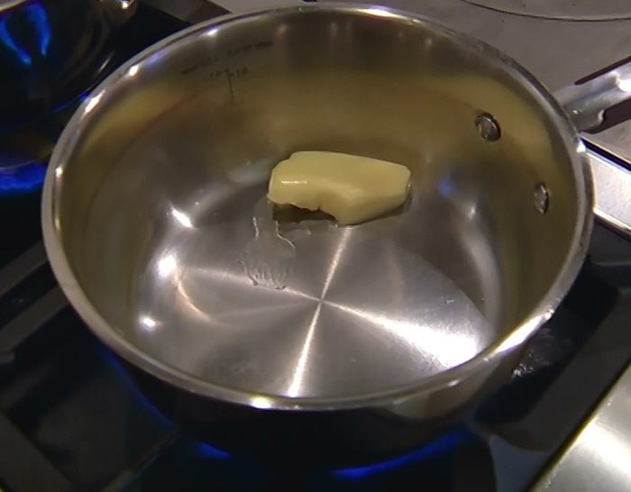 Блины на пиве с грушевым соусом 