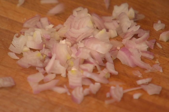 Весенняя паэлья с курицей и молодыми овощами