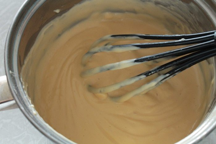 Пирог с персиками и пудингом из ряженки