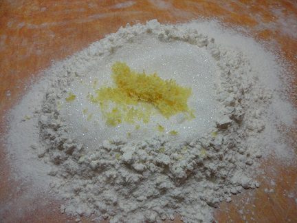 Песочные пирожные с яблоками