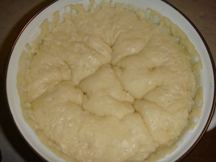 Пирог с яблоками в сливках
