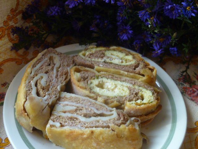 Мясной рулет в тесте &amp;quot;Два из одного&amp;quot;