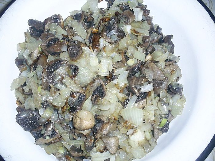 Запеченная блинная курочка с двумя начинками