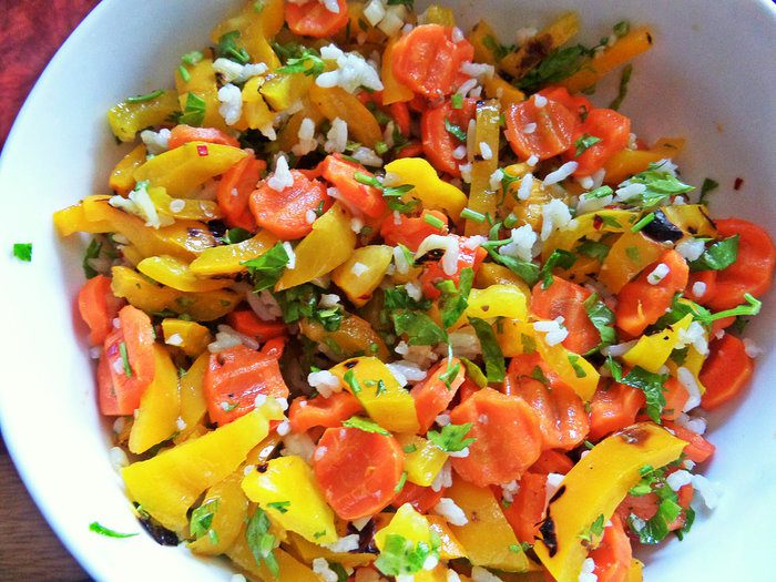 Морковный салат с курицей