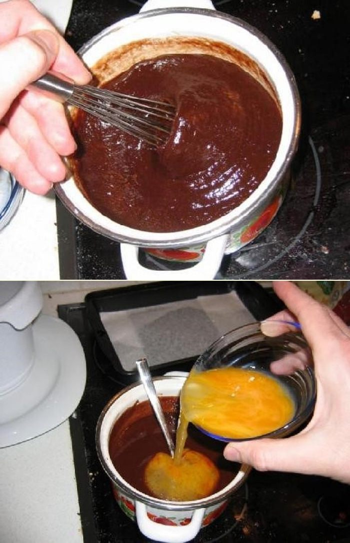 Шоколадные пирожные с клубникой в желе 