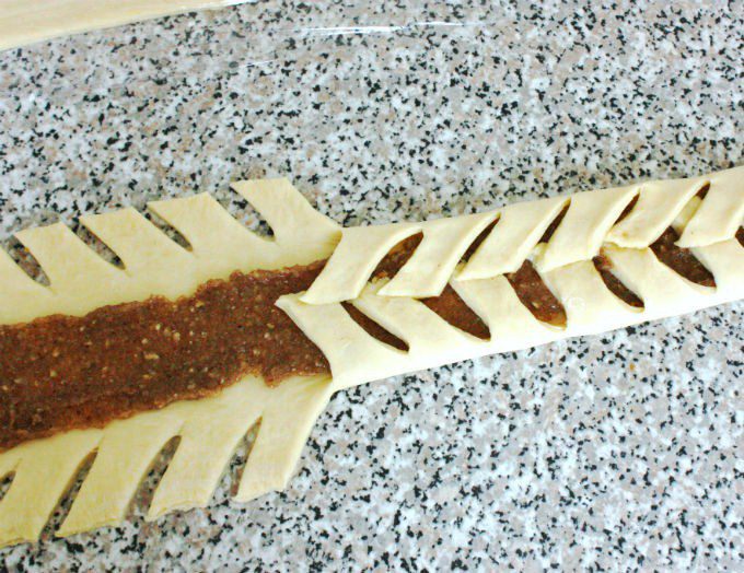 Датские булочки с пеканом и кленовым сиропом