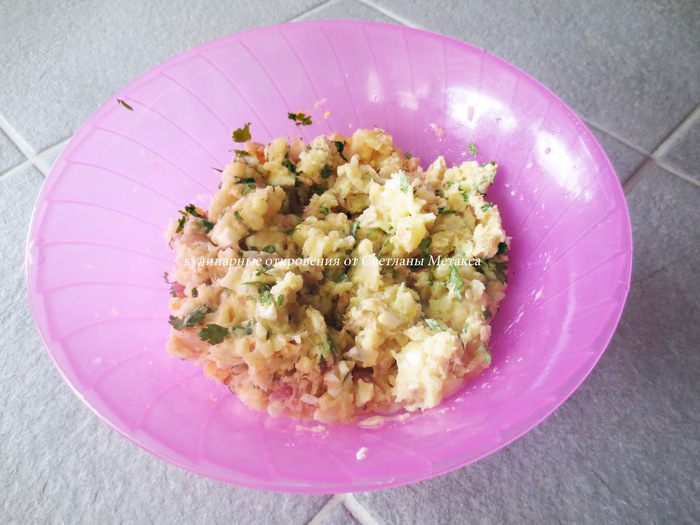 Пирог с начинкой (картошка, тунец, яйца, сыр, зелень)