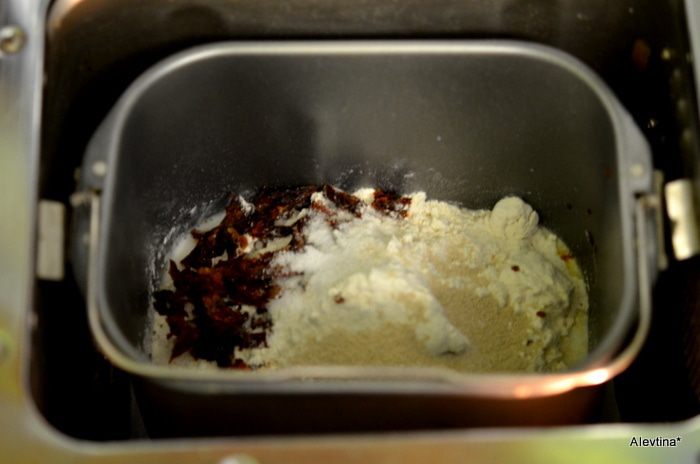 Булочки с вялеными томатами