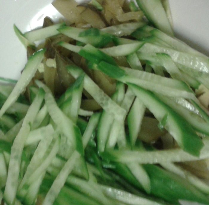 Салат из авокадо с индейкой