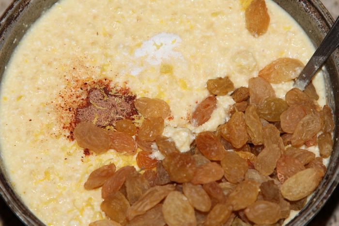 Пшенный кугель с изюмом