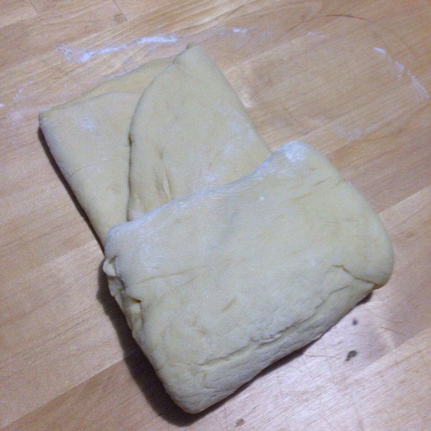 Синнабон (булочки с корицей и сливочным кремом сверху)