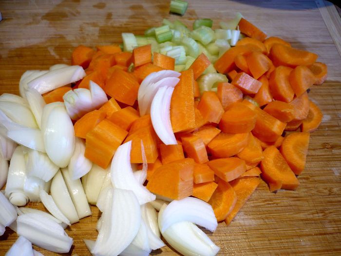 Бедрышко ягненка, фаршированное барбарисом и черносливом