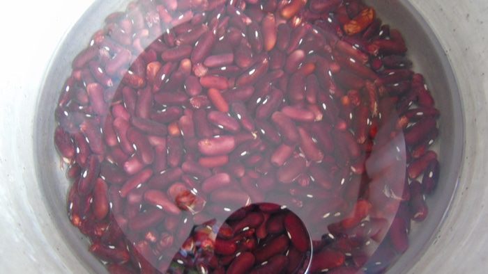 Суп с карри, капустой и фасолью