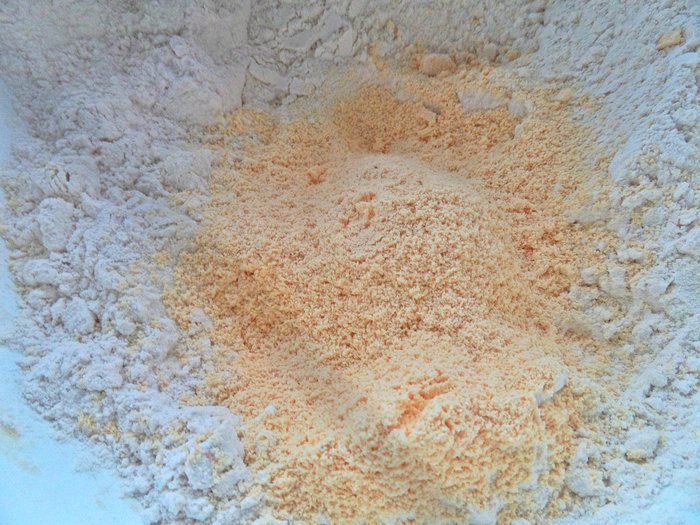 Кулебяка с капустой и изюмом