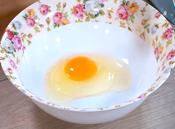 Мильфей с рыбой, авокадо и жареными овощами 