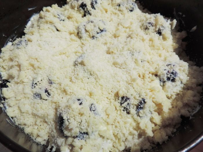 Изумительно вкусный сливовый обсыпной пирог