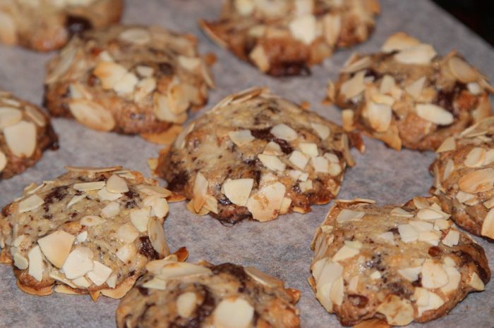 Арналевское шоколадное печенье с орехами