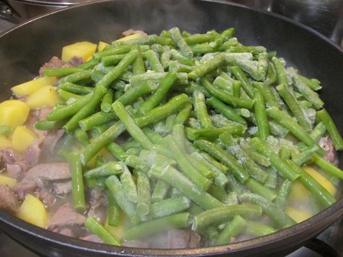 Куриные желудки с овощами