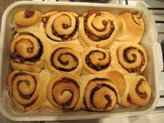 Булочки с корицей, шоколадом и миндалем