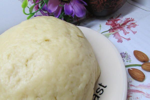 Бадамбура