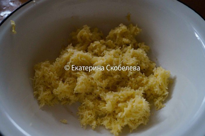Мекленбургский картофельный рулет с начинкой из мяса и зелени