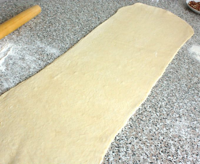 Датские булочки с пеканом и кленовым сиропом