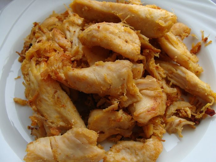 Цезарь по-домашнему с пекинской капустой и куриной грудкой
