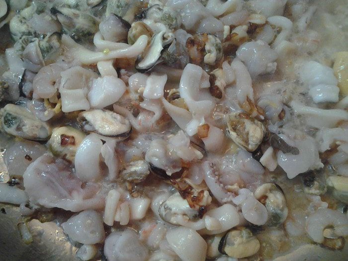 Морской коктейль с сыром