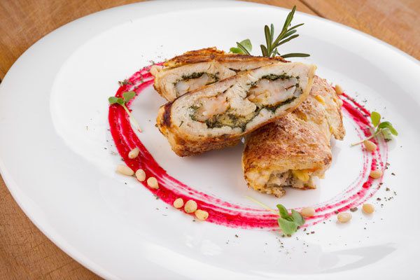 Куриная грудка, фаршированная креветками и сыром