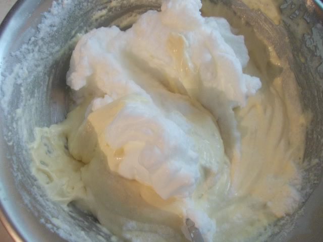 Рулет с клубничным муссом