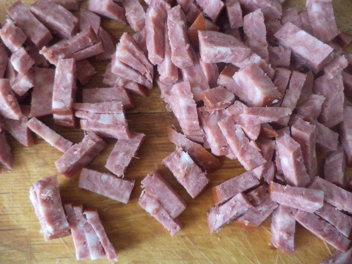 Омлет в булочке с шампиньонами и колбаской