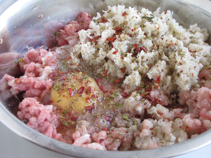 Мясные шарики в томатно-апельсиновом соусе с гарниром