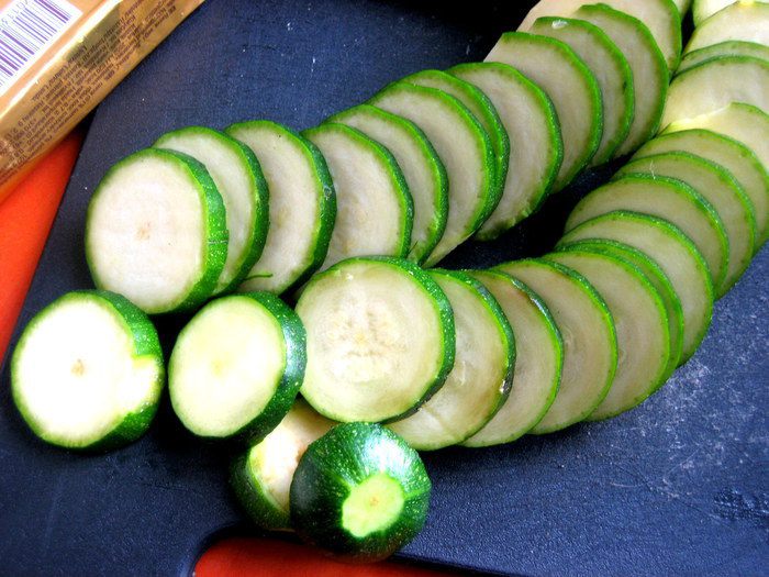 Овощи под сырной крошкой