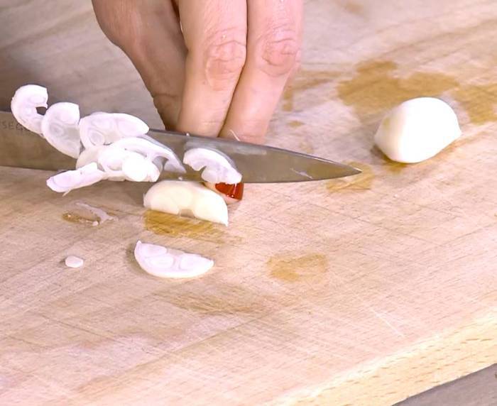 Тосты с лисичками и лимонным сыром 