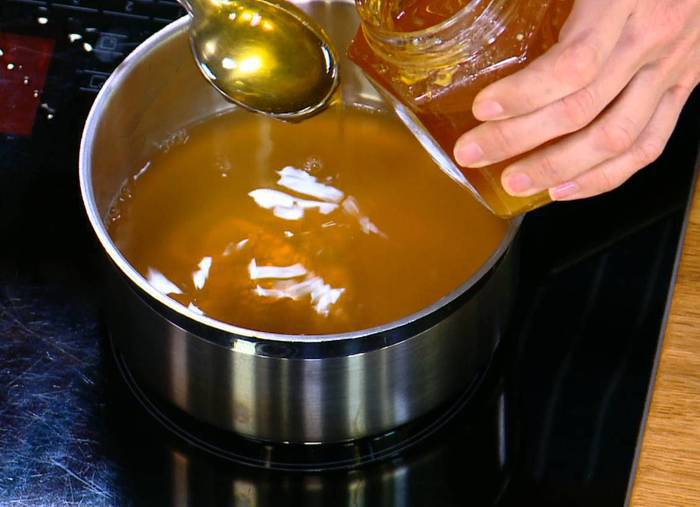 Грушево-сливовый крамбл с творогом и овсяными хлопьями 