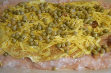 Нежнейший куриный рулет с омлетом