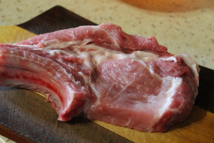 Свиная корейка на чесночной подушке