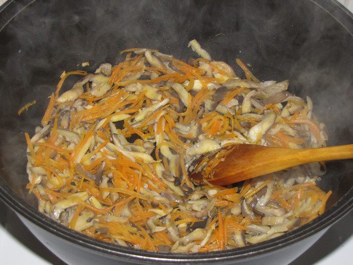 Стир-фрай из вешенок и моркови