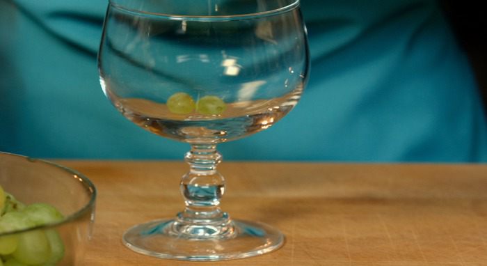 Slim-десерт из винограда, маскарпоне и грецких орехов