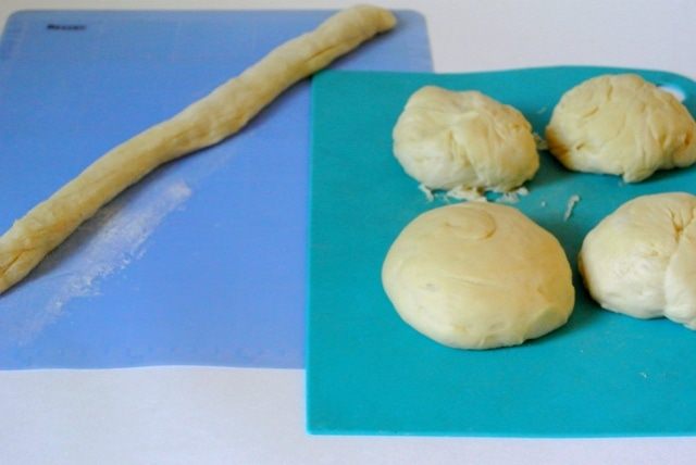 Сдобные булочки с кунжутом