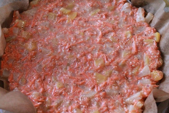 Коврижка морковная с фруктами